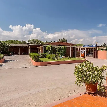 Appealing Mobile Home With Garden Dom wakacyjny